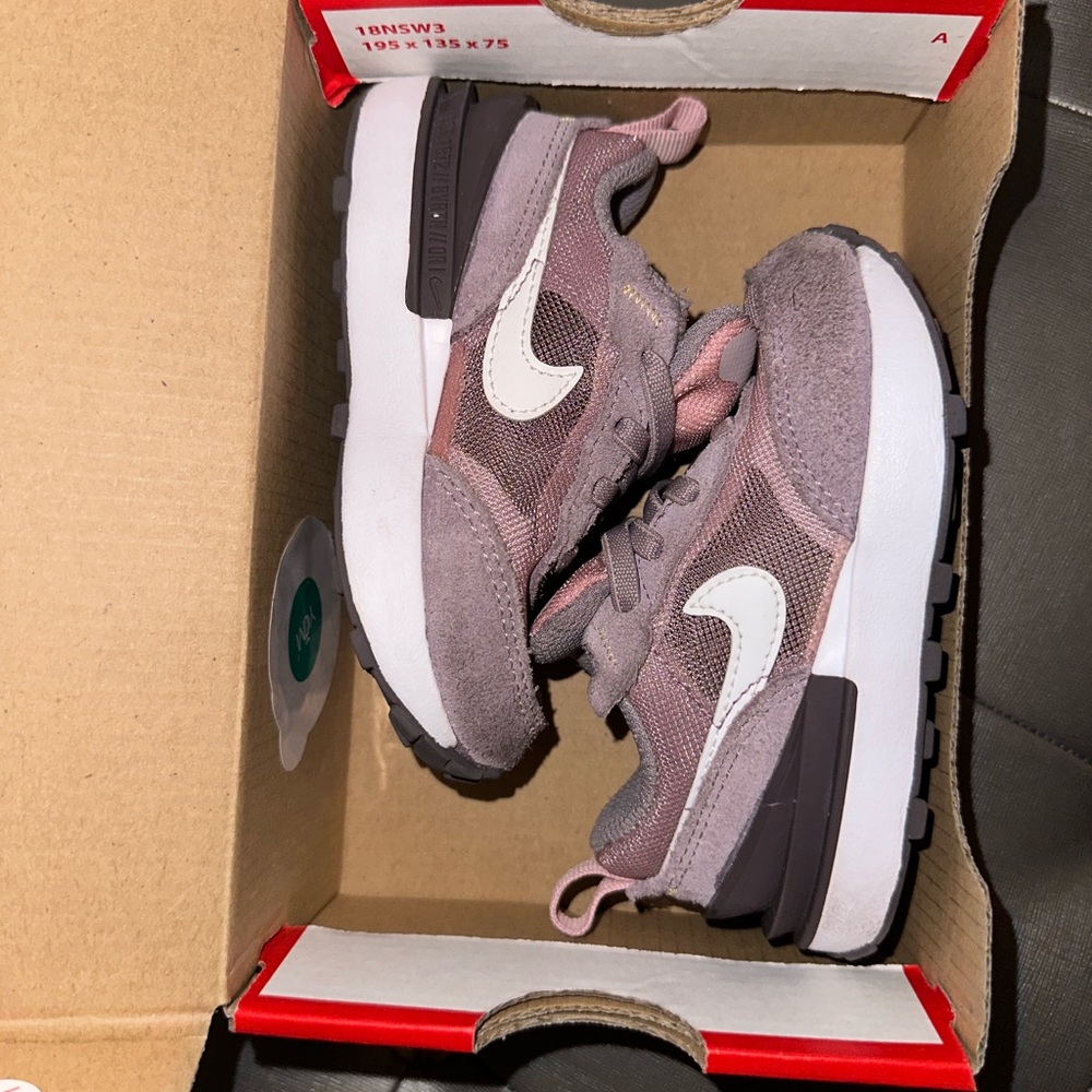 worn Nike waffle one mint condition original box size 6c